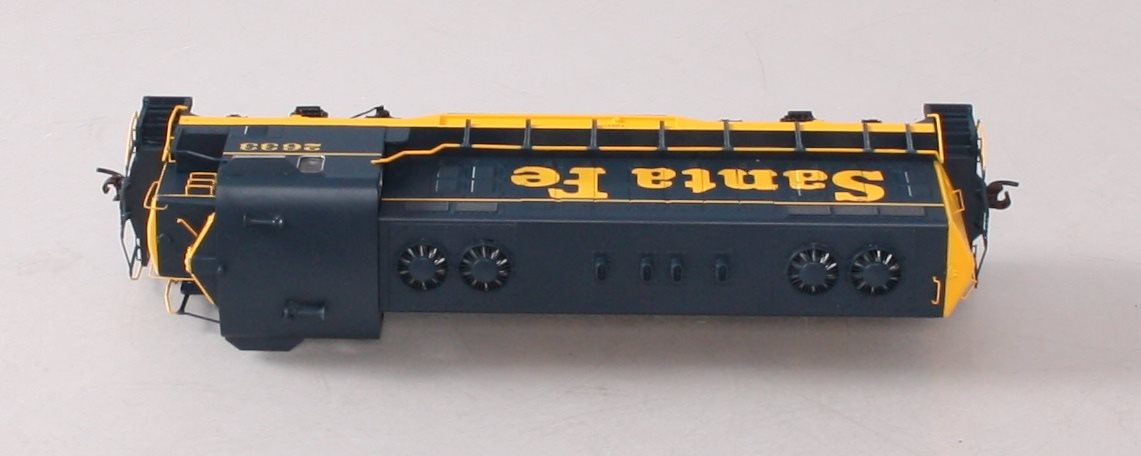Athearn 89934 HO Santa Fe RTR CF7 Diesel Locomotive #2633