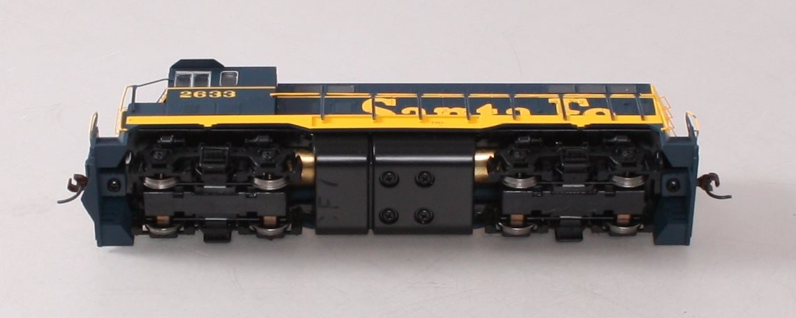 Athearn 89934 HO Santa Fe RTR CF7 Diesel Locomotive #2633