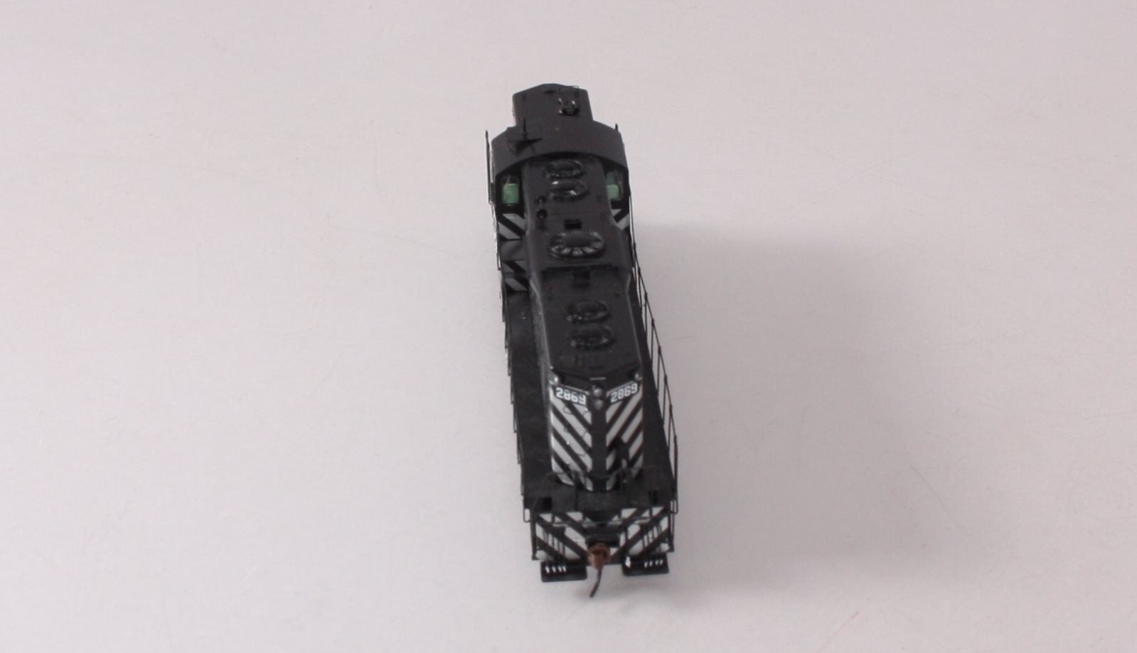 Athearn G62432 HO Santa Fe GP7 Zebra Diesel Locomotive #2869
