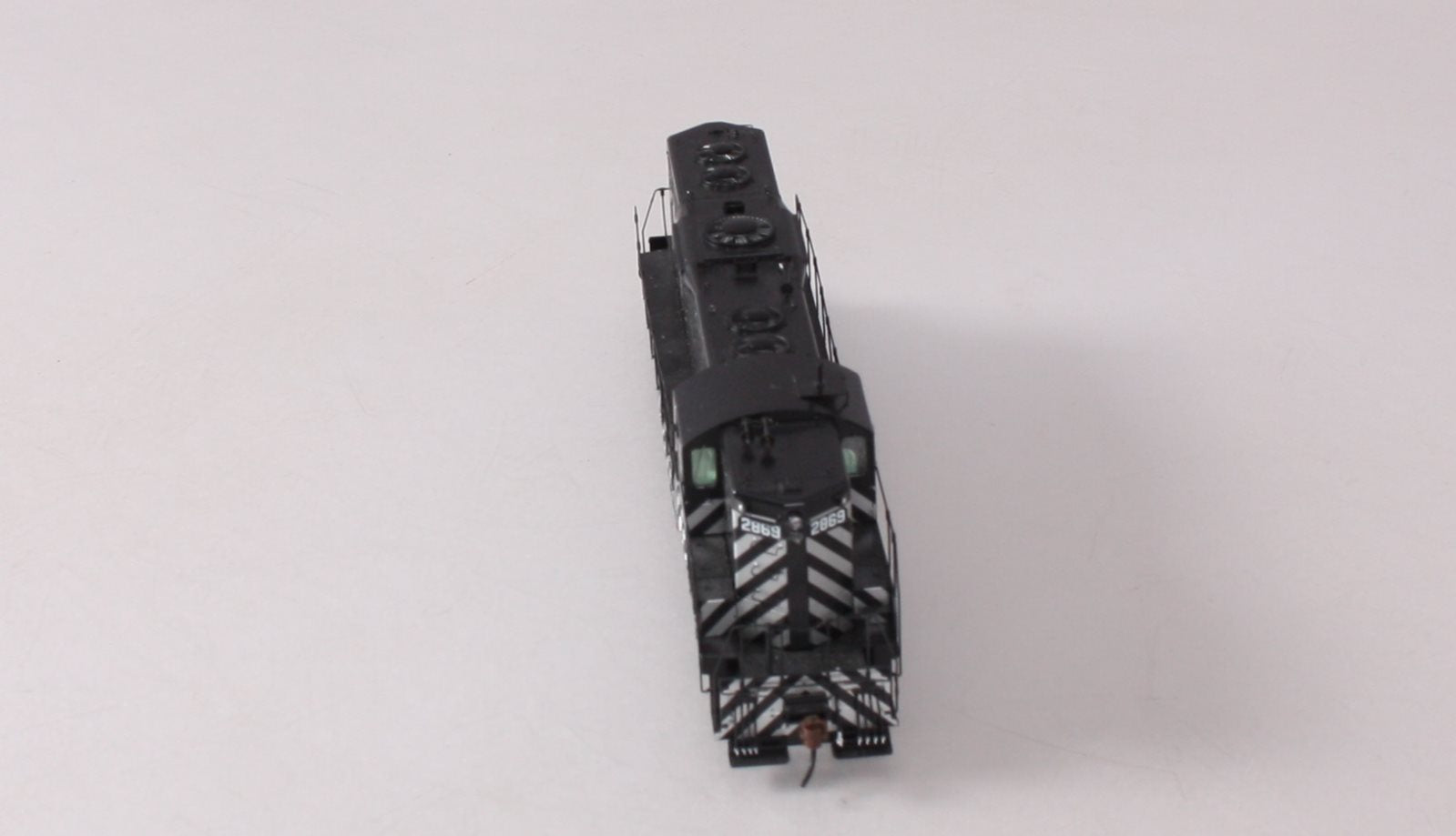 Athearn G62432 HO Santa Fe GP7 Zebra Diesel Locomotive #2869