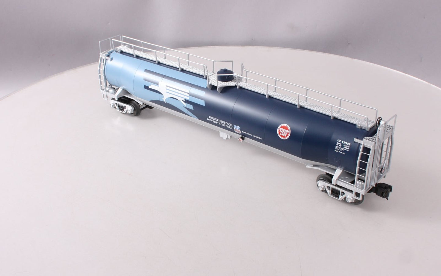 MTH 20-96212 O Gauge 33K Gallon Tank Car Missouri Pacific Heritage #521982