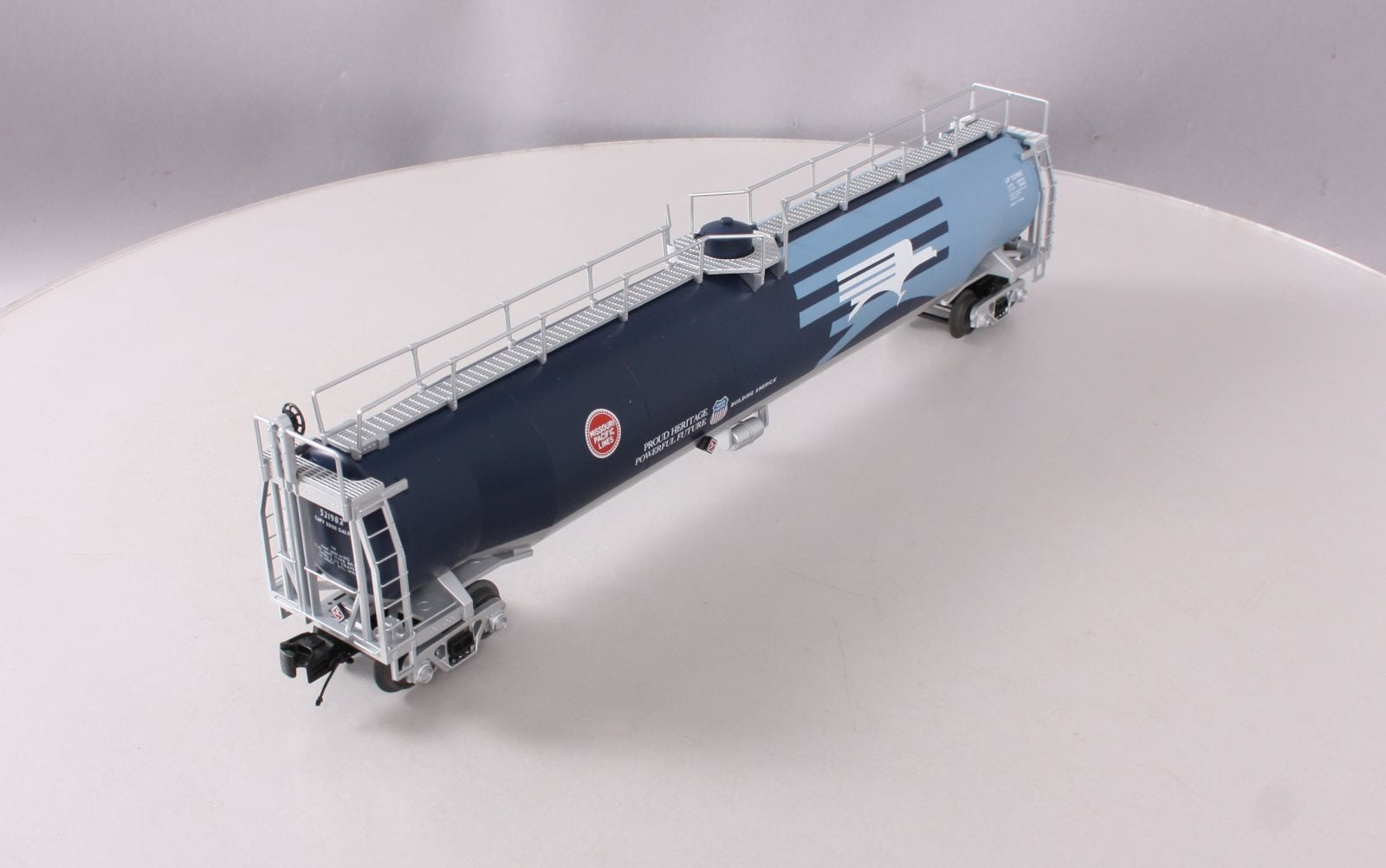MTH 20-96212 O Gauge 33K Gallon Tank Car Missouri Pacific Heritage #521982