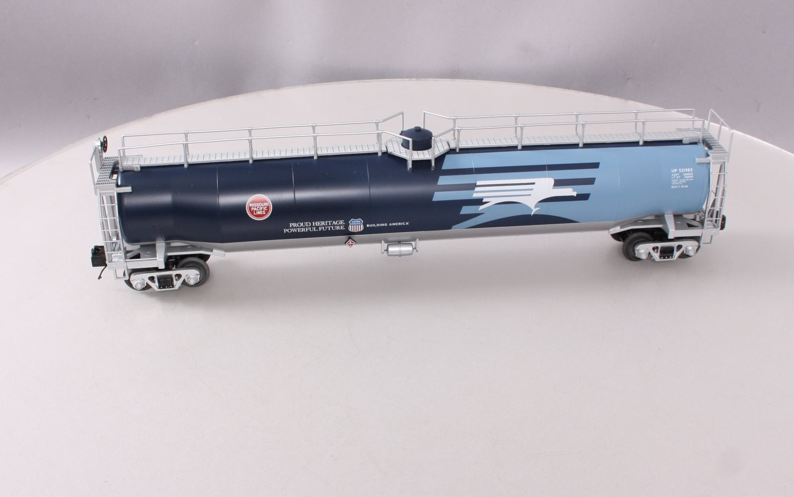 MTH 20-96212 O Gauge 33K Gallon Tank Car Missouri Pacific Heritage #521982