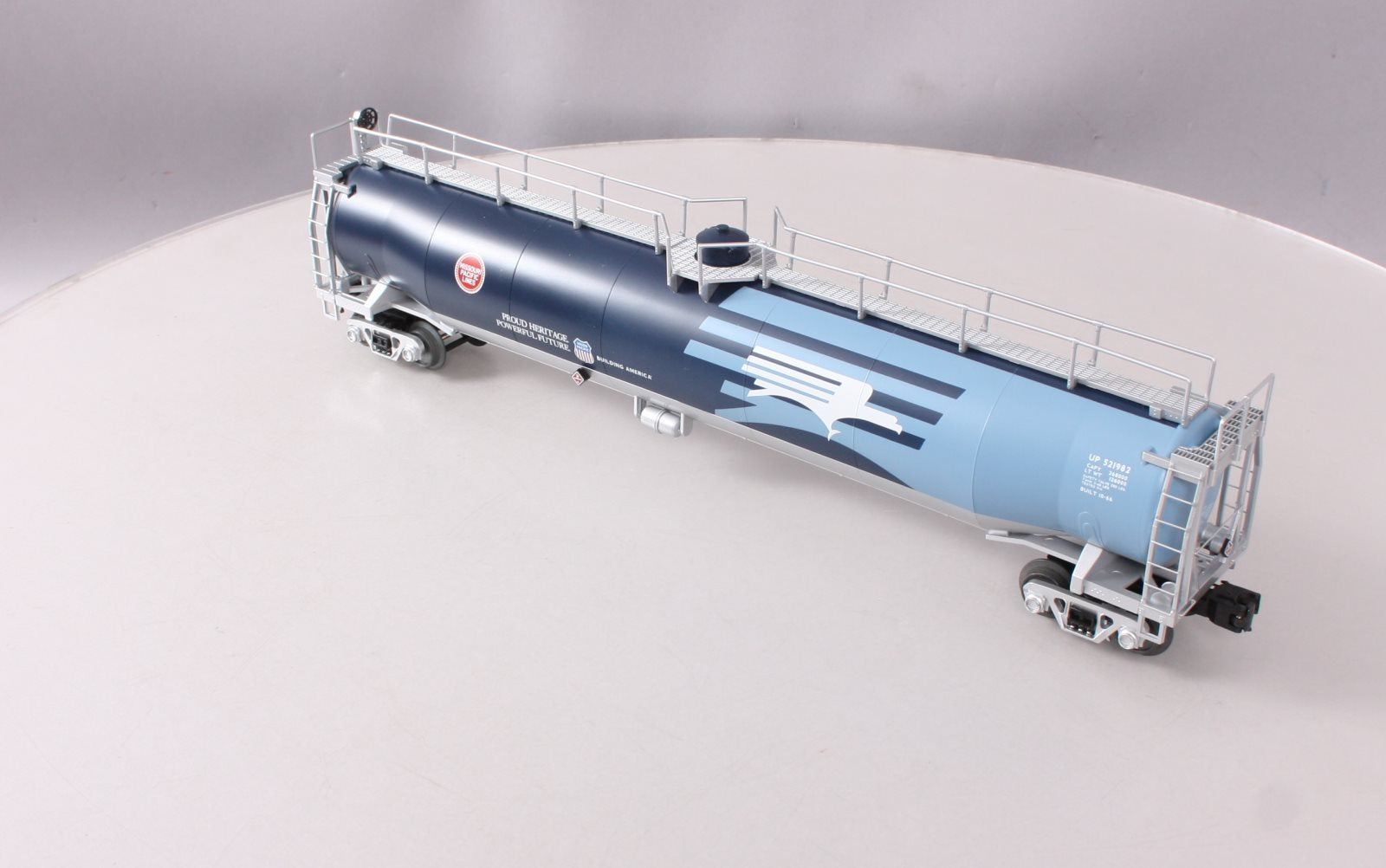 MTH 20-96212 O Gauge 33K Gallon Tank Car Missouri Pacific Heritage #521982
