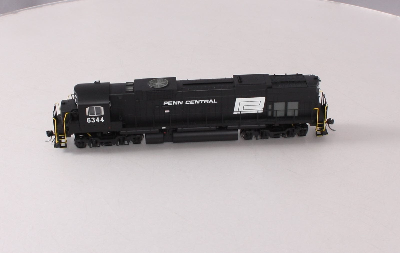 Bowser 23581 HO Scale Penn Central Alco C-636 Diesel Locomotive #6344