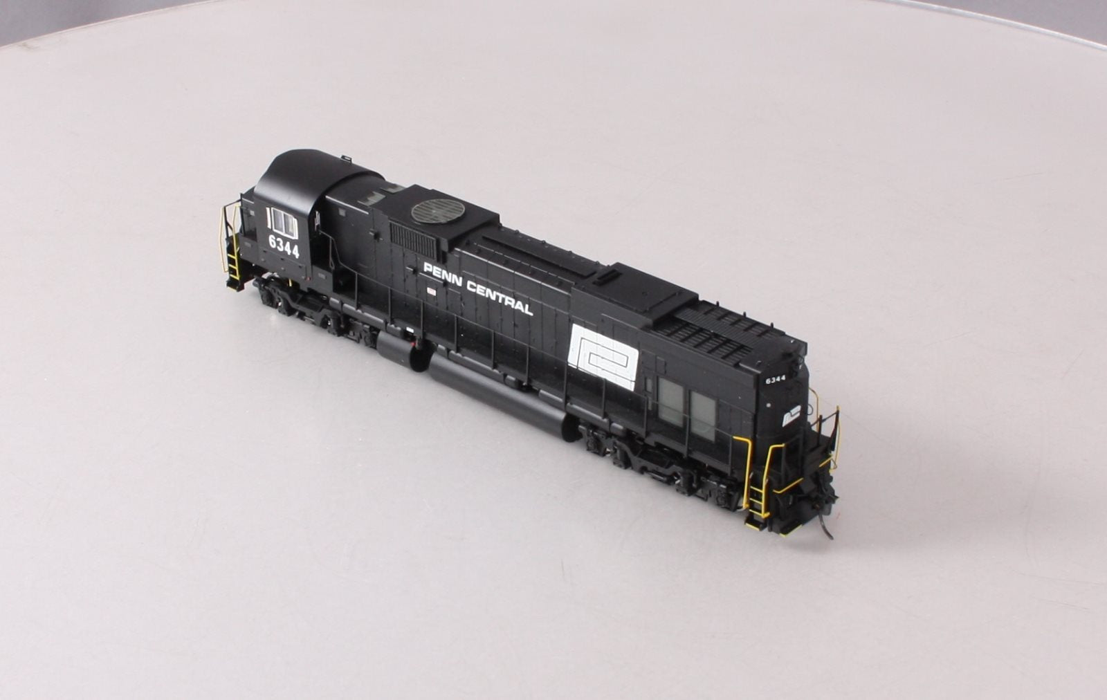 Bowser 23581 HO Scale Penn Central Alco C-636 Diesel Locomotive #6344