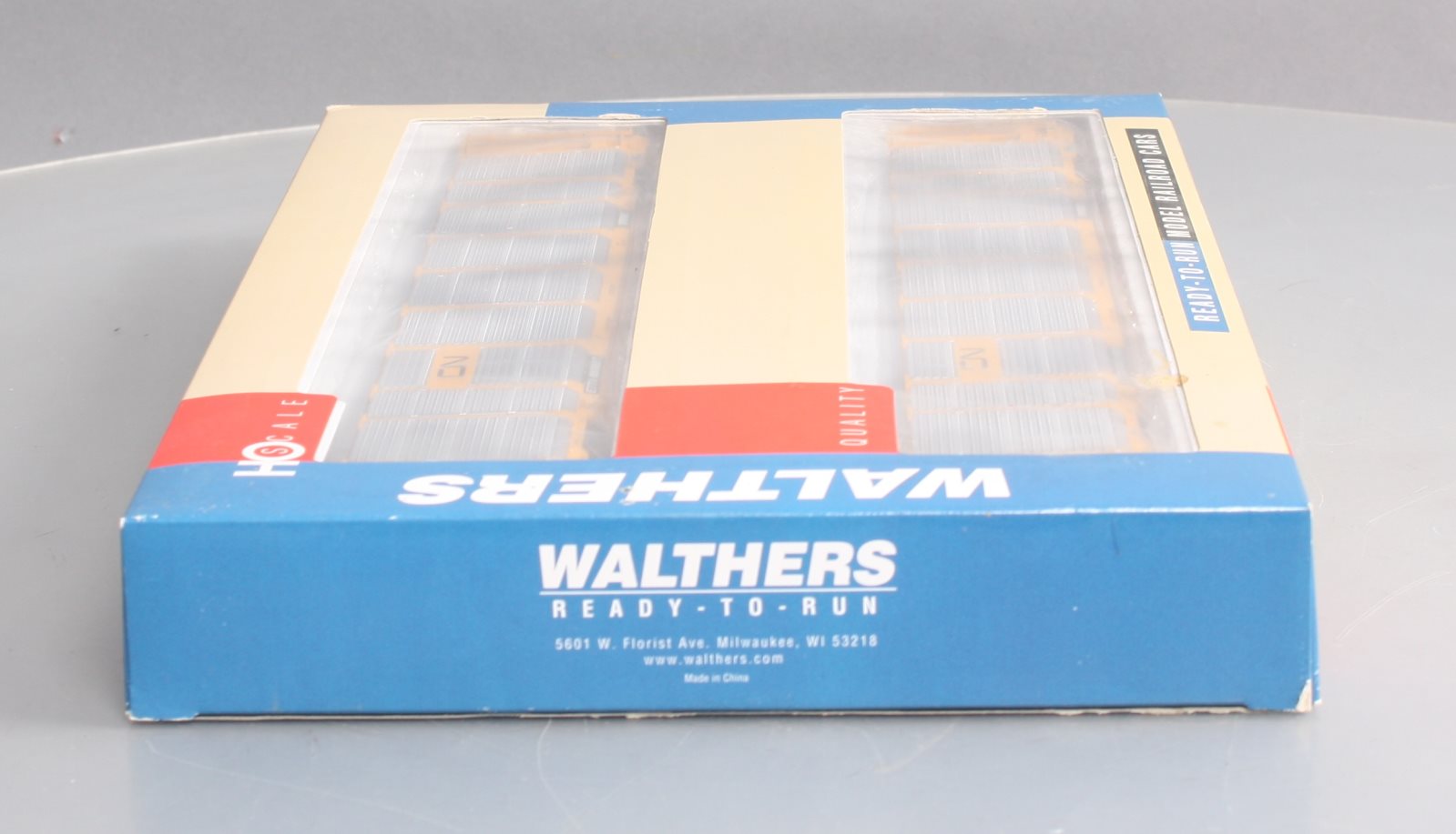 Walthers 932-24864 HO Scale CN Thrall 89' Tri-Level Auto Carriers (Set of 2)
