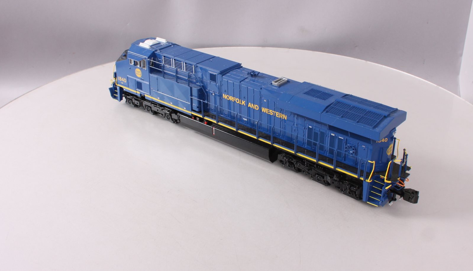 Lionel 6-38959 O N&W ES44AC Non-Powered Diesel Locomotive #1840