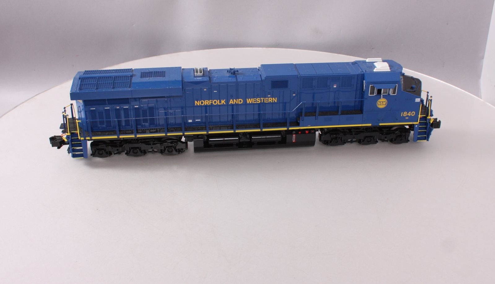 Lionel 6-38959 O N&W ES44AC Non-Powered Diesel Locomotive #1840