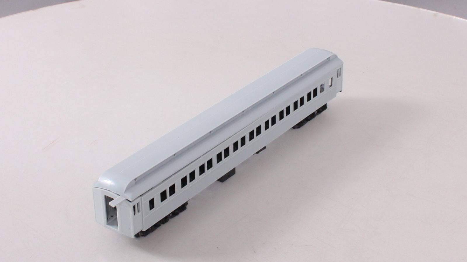 Atlas 20001709 HO Undecorated Paired Window Heavyweight Coach