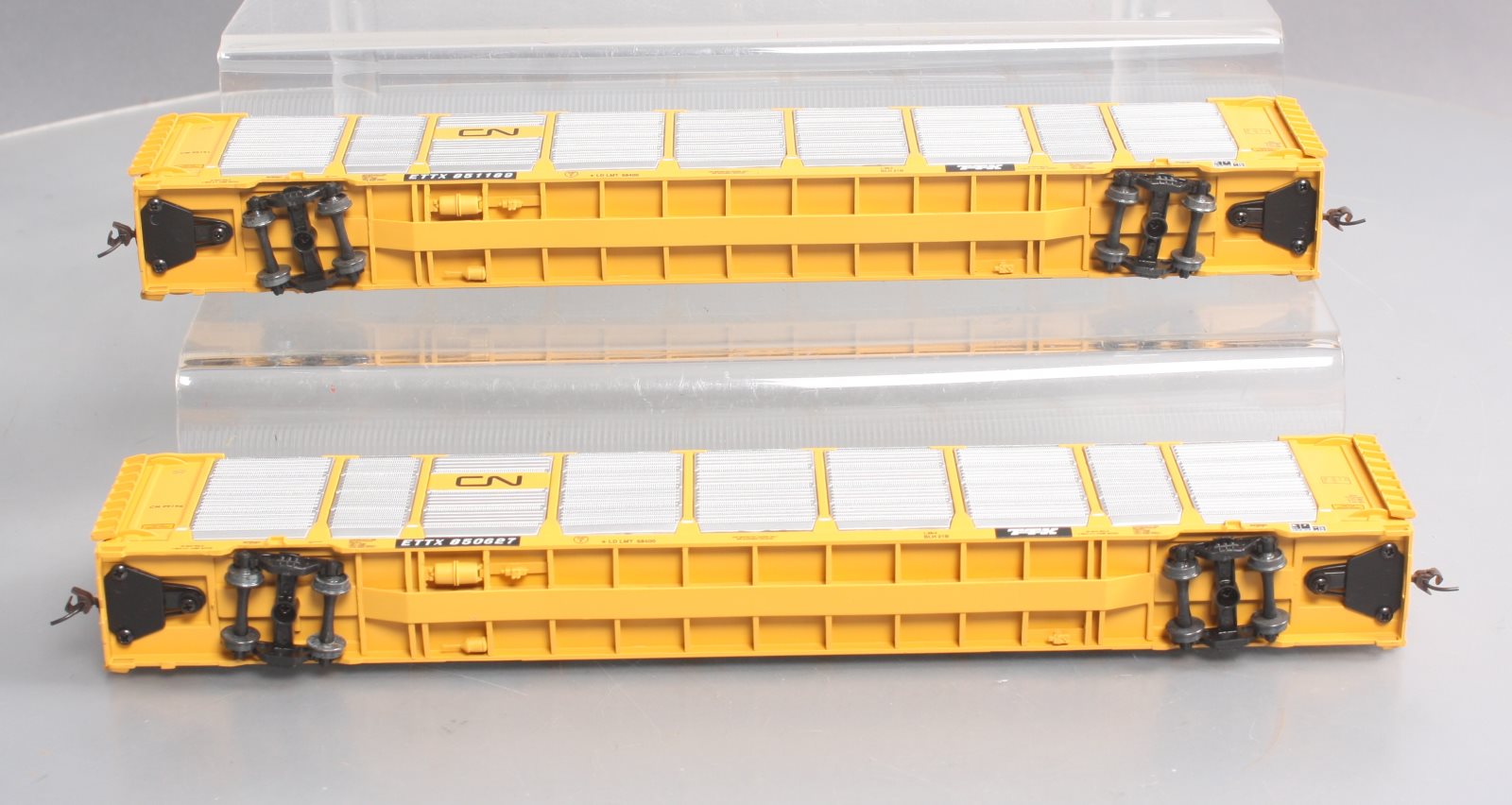 Walthers 932-24864 HO Scale CN Thrall 89' Tri-Level Auto Carriers (Set of 2)