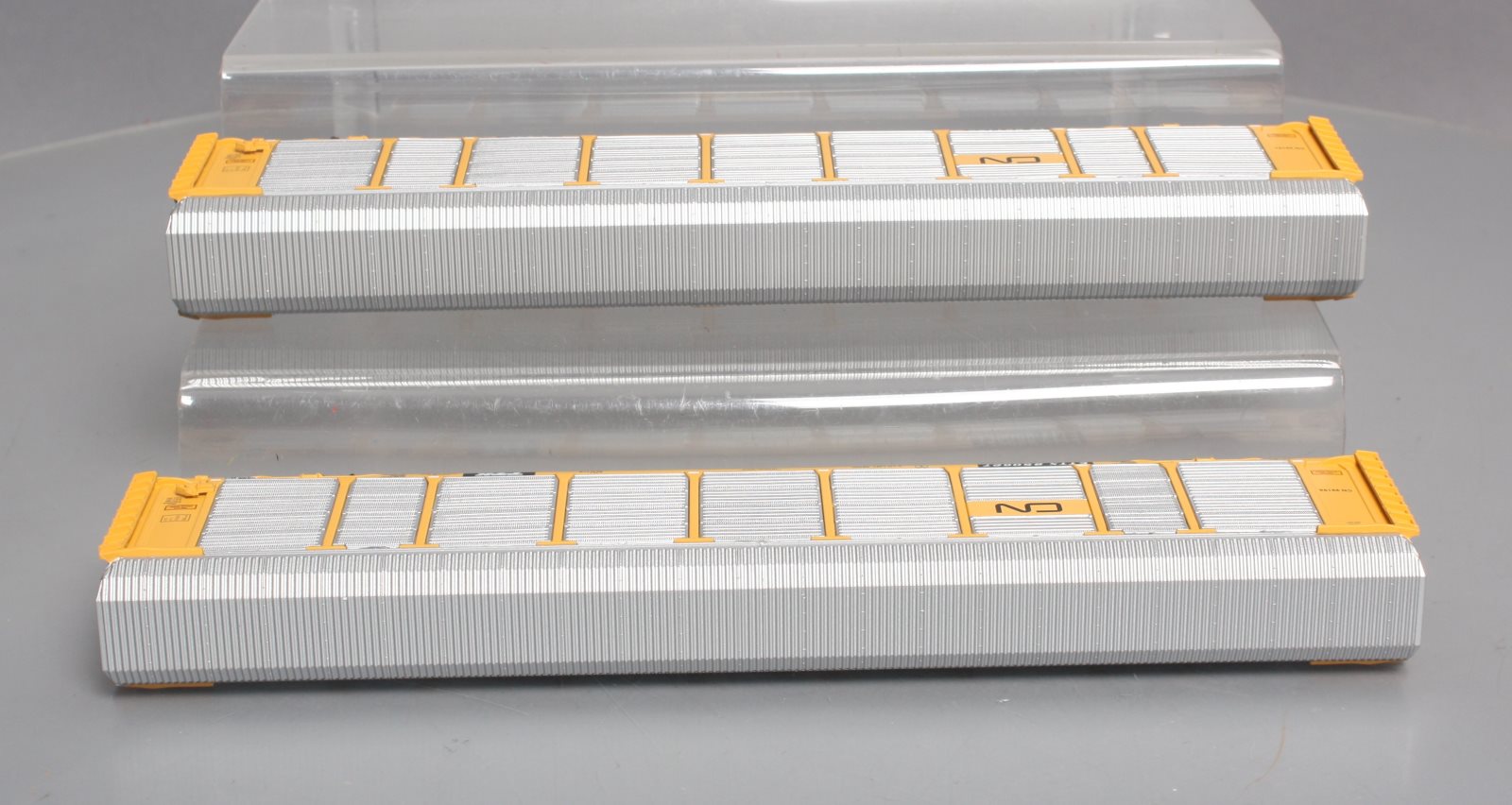 Walthers 932-24864 HO Scale CN Thrall 89' Tri-Level Auto Carriers (Set of 2)