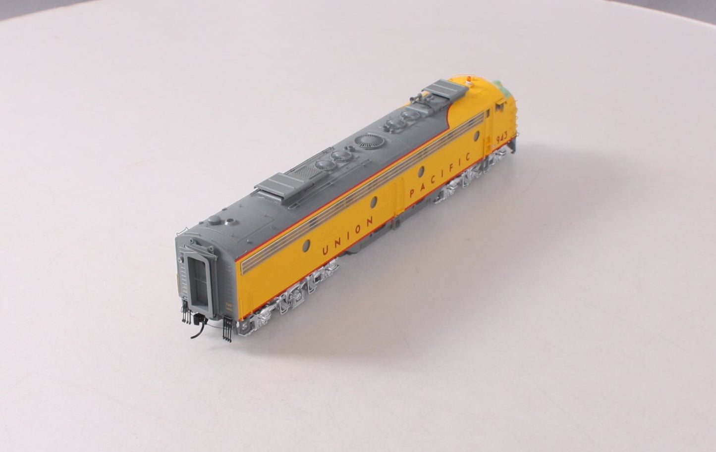 Walthers 920-49379 HO Union Pacific E9A Diesel Engine #943 with Standard DC
