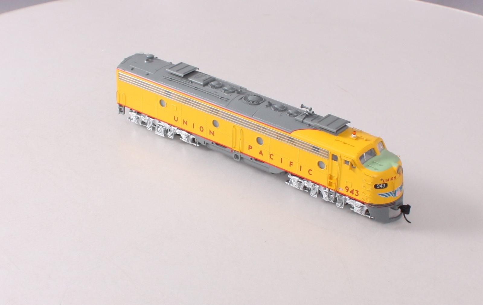 Walthers 920-49379 HO Union Pacific E9A Diesel Engine #943 with Standard DC
