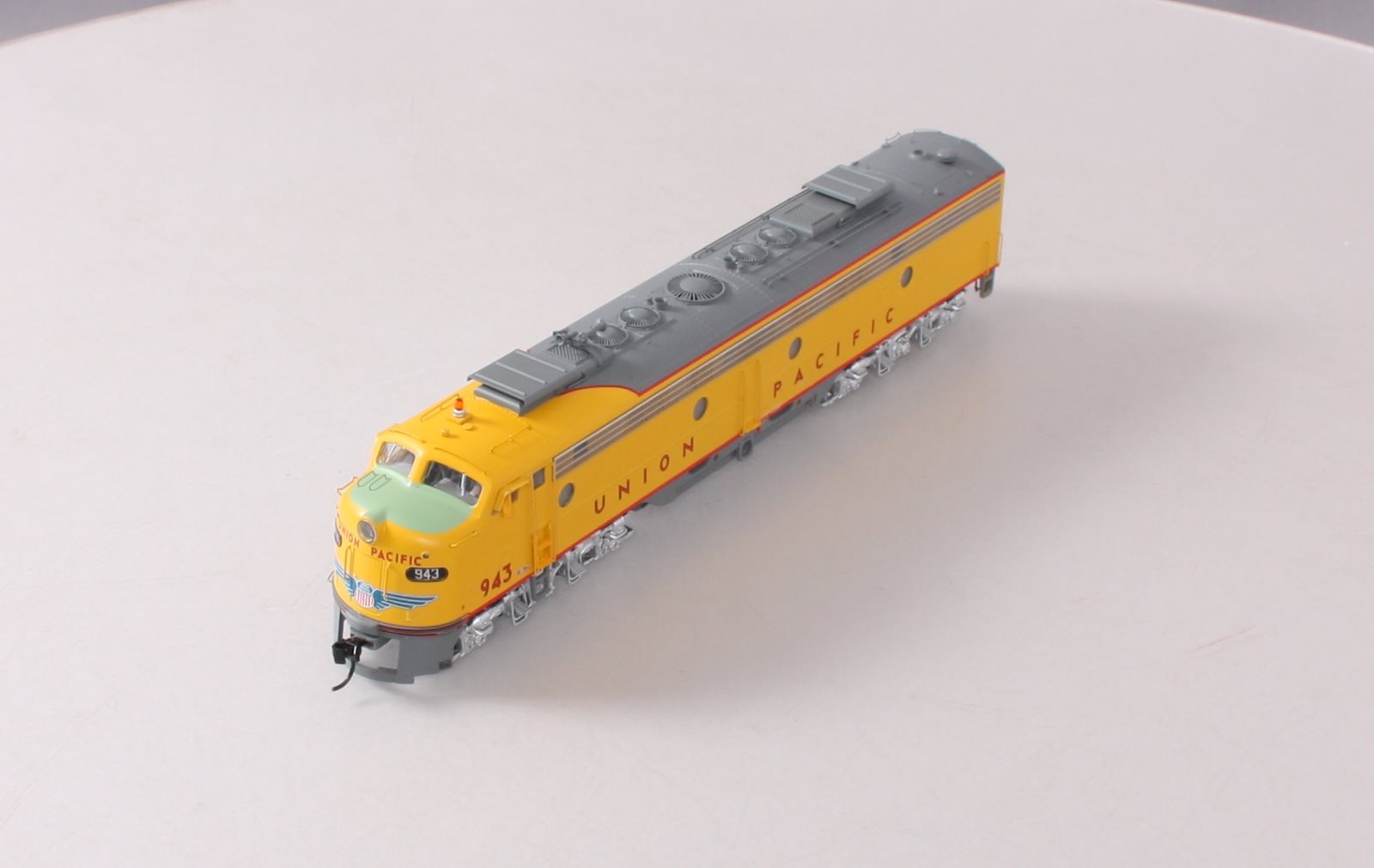 Walthers 920-49379 HO Union Pacific E9A Diesel Engine #943 with Standard DC