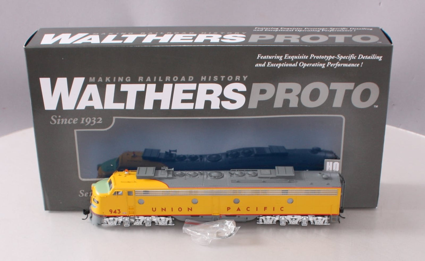 Walthers 920-49379 HO Union Pacific E9A Diesel Engine #943 with Standard DC
