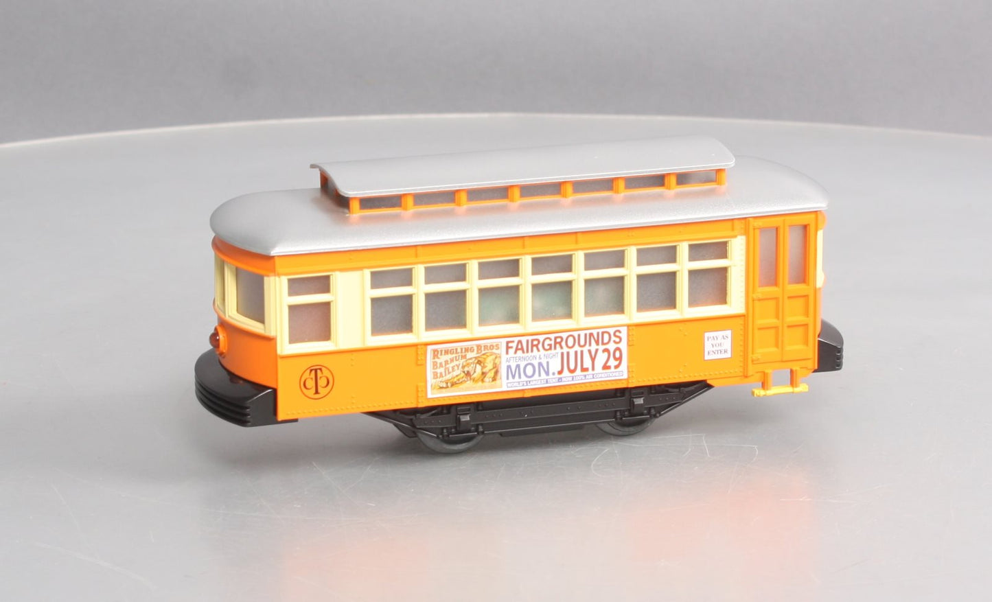 K-Line 6-21649 O Gauge City Traction Co. Trolley w/ Ringling Bros Banner