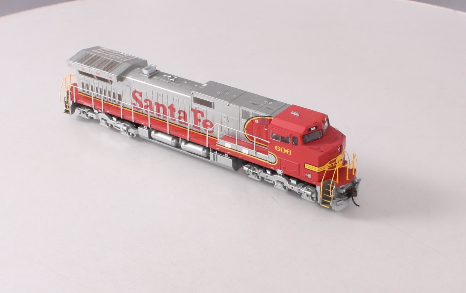 Roundhouse 78036 HO Scale Santa Fe ATSF Dash 9-44CW Diesel Locomotive #606