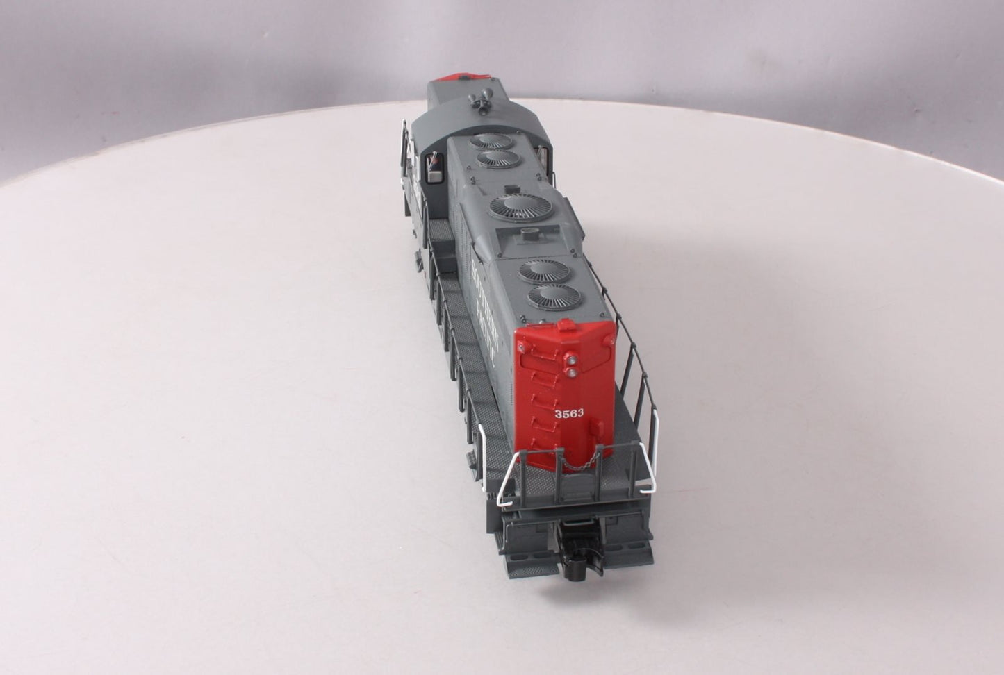 Atlas 1428-1 Atlas 1428-1 O SP GP9 Diesel Locomotive with TMCC #3563 (3 Rail)