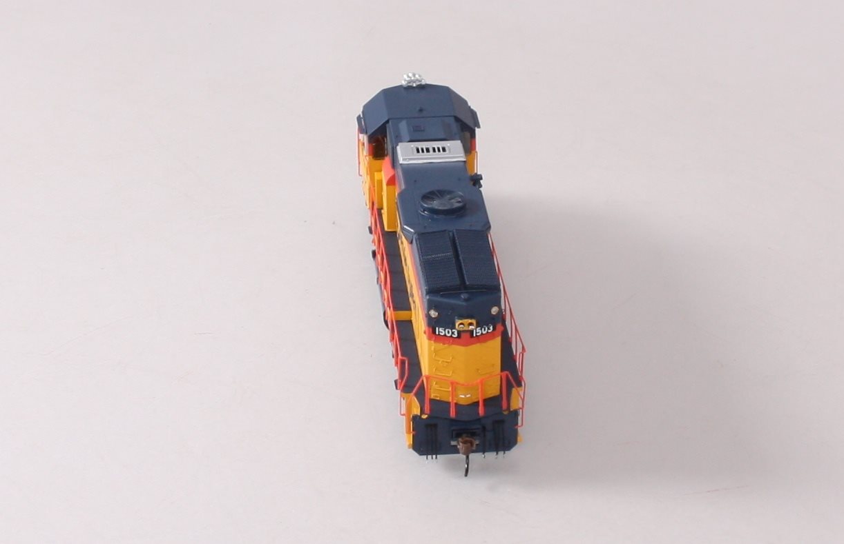 Athearn G16729 HO Scale Chessie GP15-1 Diesel Locomotive w/ DCC & Sound #1503
