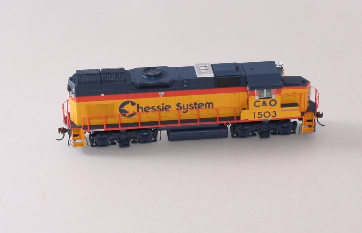 Athearn G16729 HO Scale Chessie GP15-1 Diesel Locomotive w/ DCC & Sound #1503