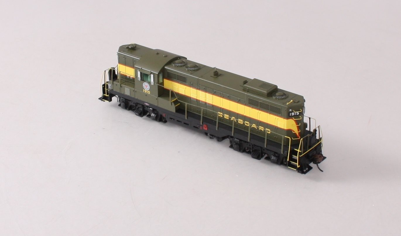 Athearn G78122 HO Scale Seaboard Air Line GP9 Diesel Locomotive #1915