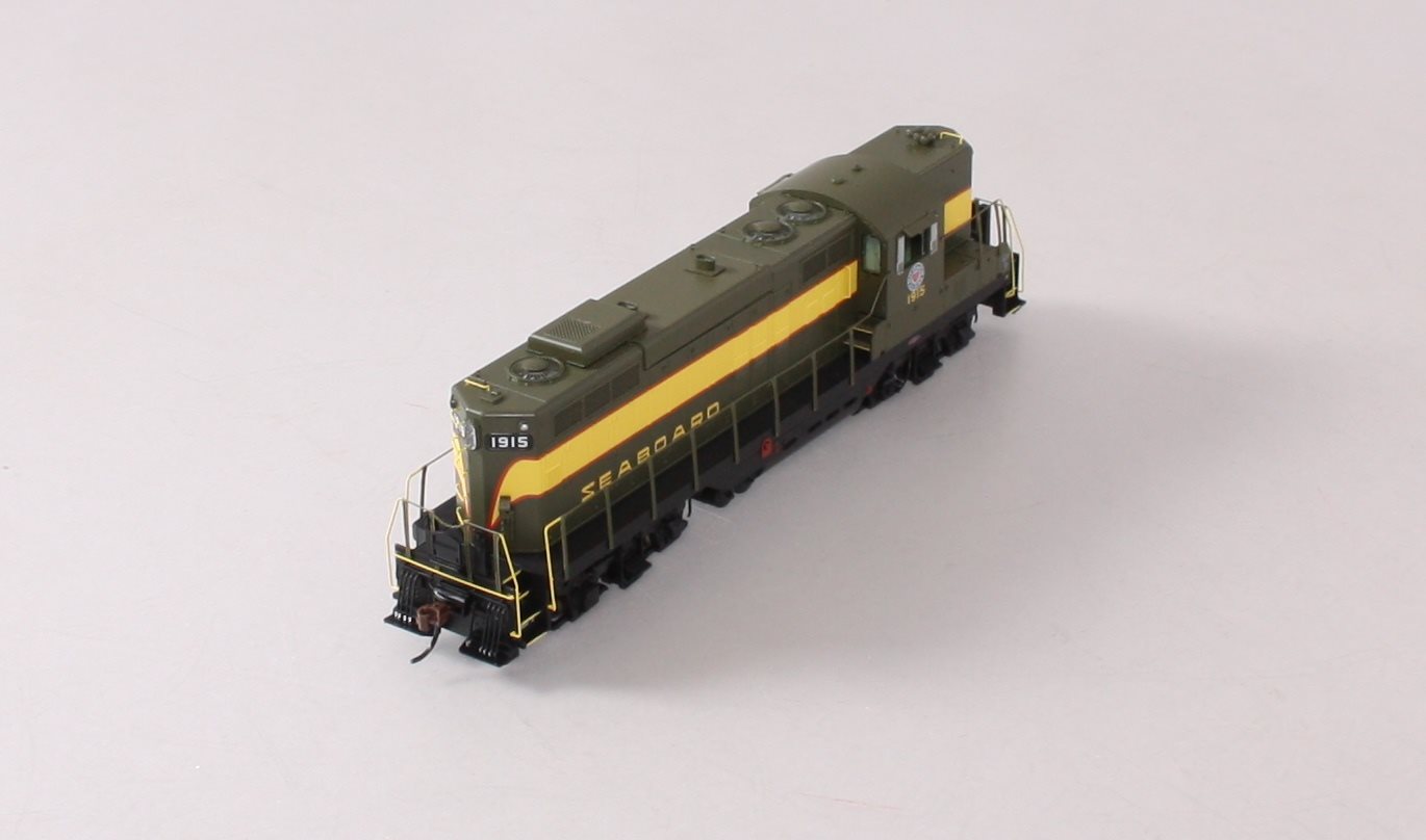 Athearn G78122 HO Scale Seaboard Air Line GP9 Diesel Locomotive #1915