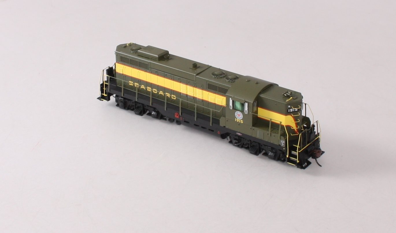 Athearn G78122 HO Scale Seaboard Air Line GP9 Diesel Locomotive #1915
