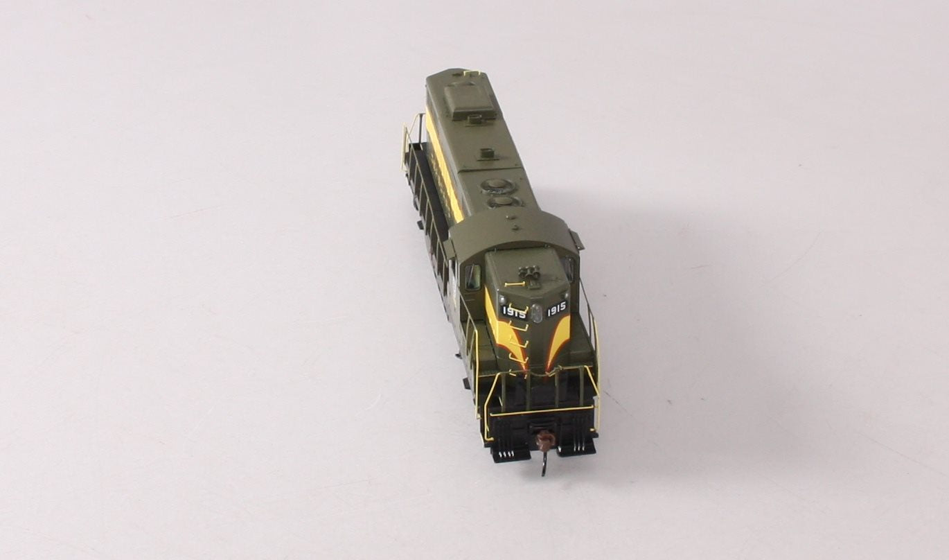 Athearn G78122 HO Scale Seaboard Air Line GP9 Diesel Locomotive #1915
