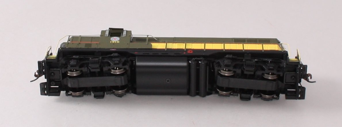 Athearn G78122 HO Scale Seaboard Air Line GP9 Diesel Locomotive #1915