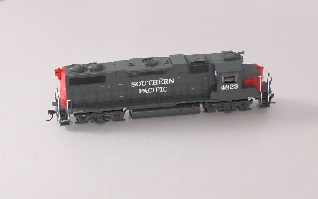 Athearn G68071 HO Scale Southern Pacific GP38-2 EMD Diesel Locomotive #4823