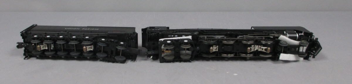 Lionel 6-82809 Union Pacific FEF-3 Steam Locomotive & Tender #838 with LEGACY