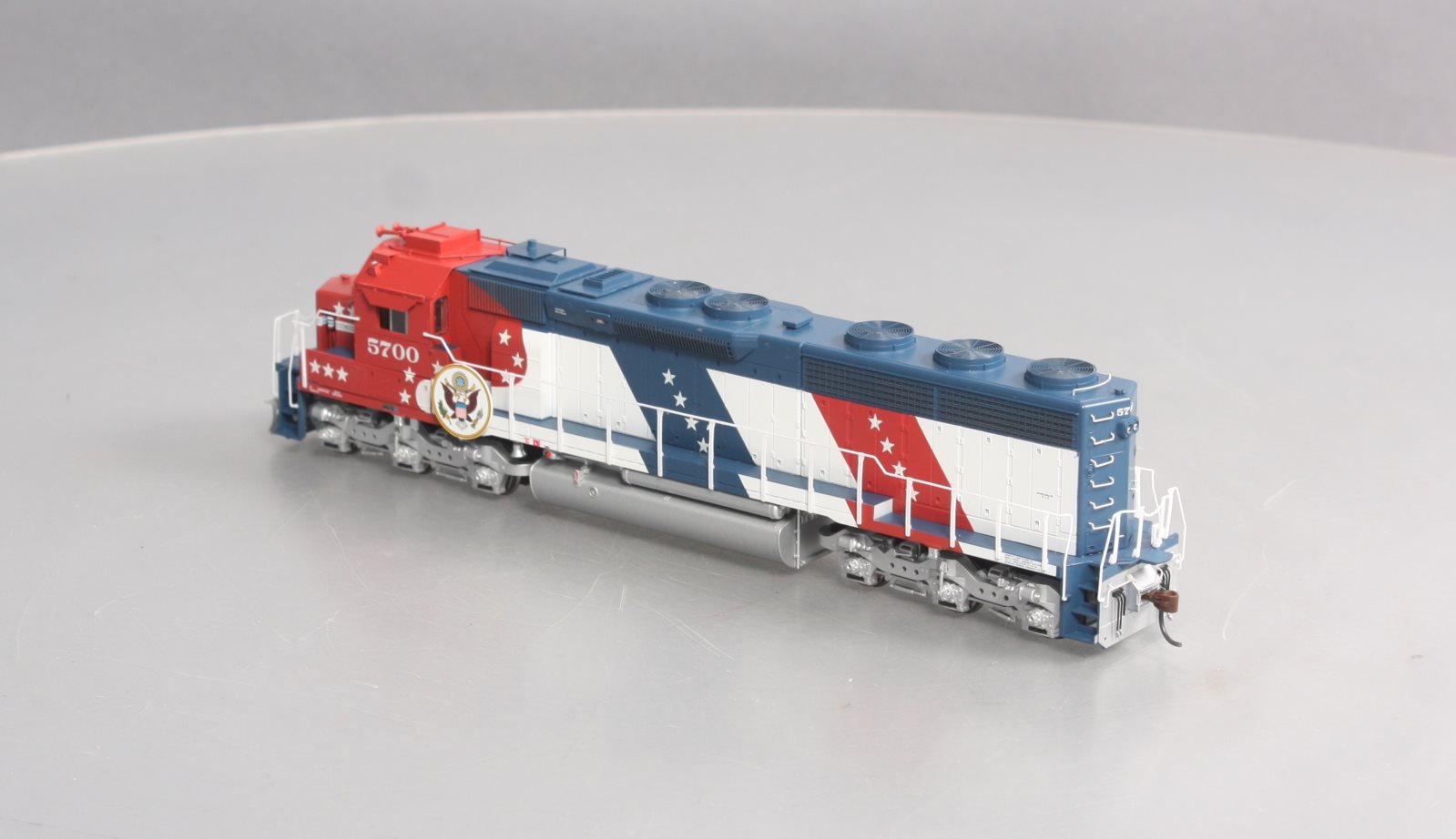Athearn G67223 HO Santa Fe SD45-2 Diesel Locomotive w/DCC & Sound #5700