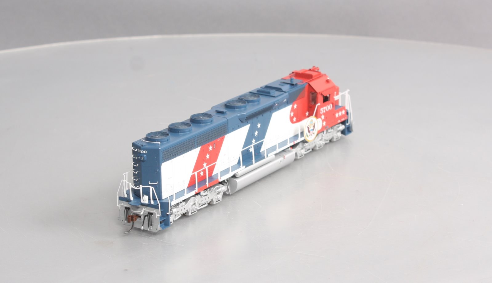 Athearn G67223 HO Santa Fe SD45-2 Diesel Locomotive w/DCC & Sound #5700