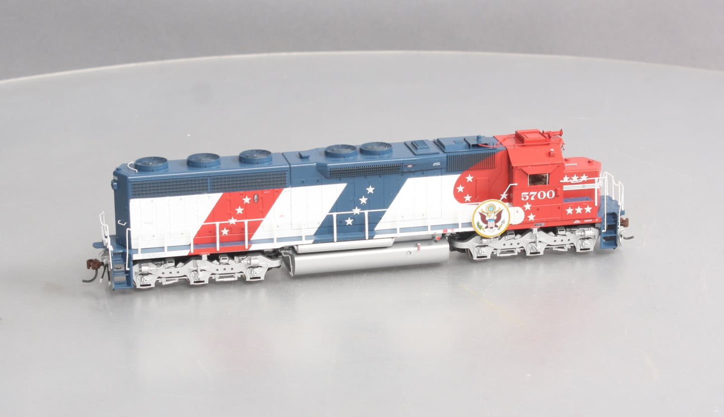 Athearn G67223 HO Santa Fe SD45-2 Diesel Locomotive w/DCC & Sound #5700