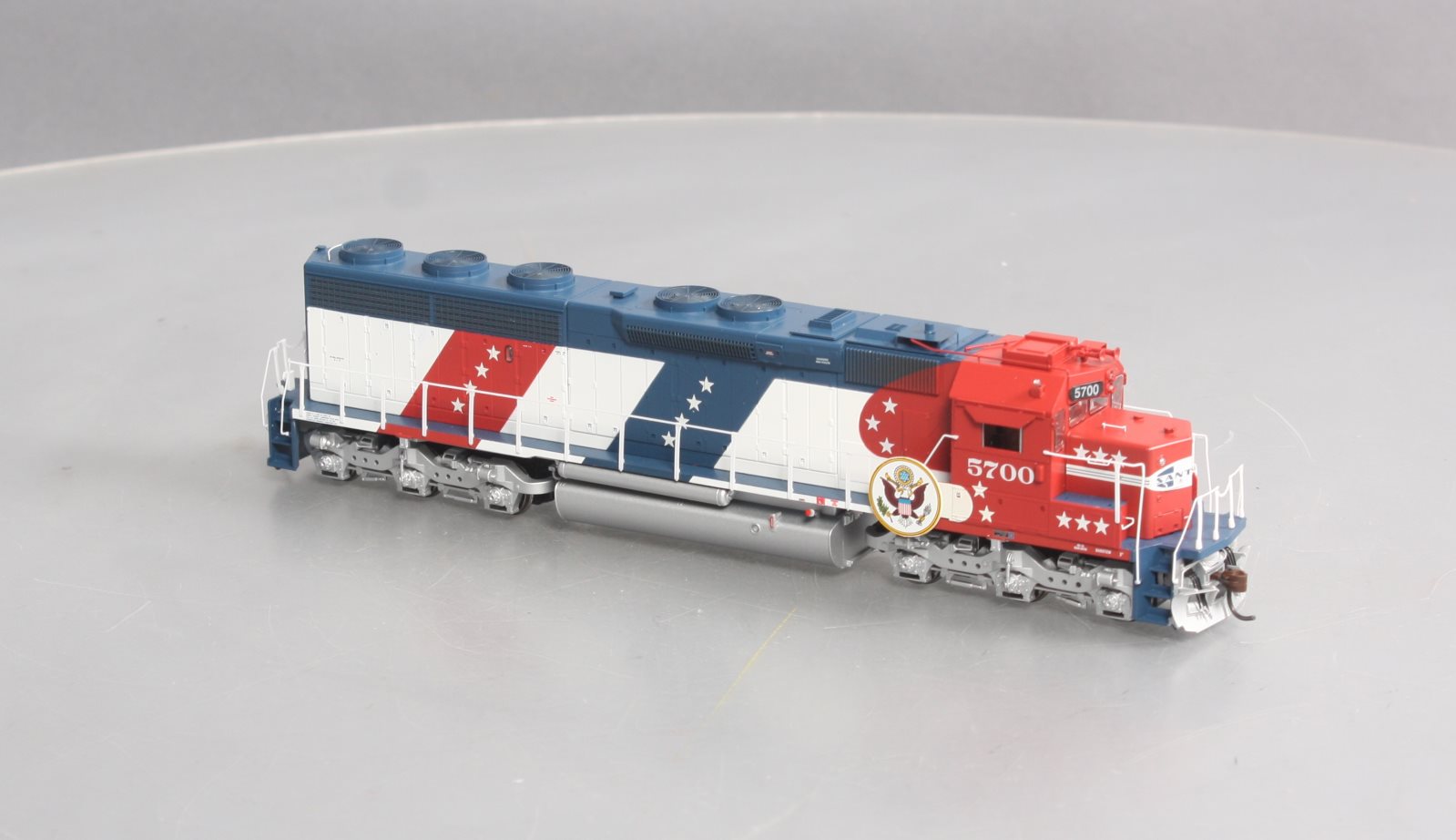 Athearn G67223 HO Santa Fe SD45-2 Diesel Locomotive w/DCC & Sound #5700