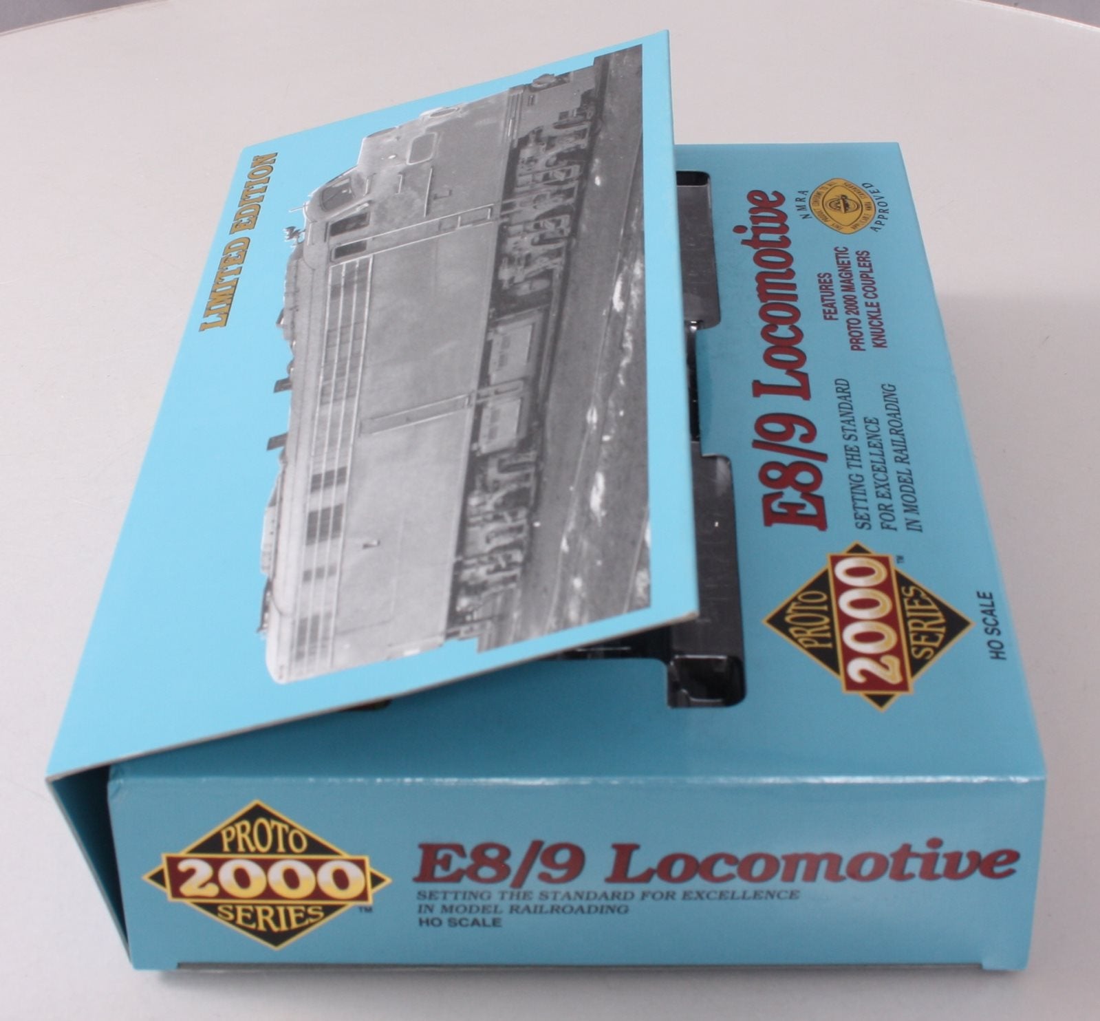 Proto 2000 30798 Ho Scale Illinois Central E8/9 Diesel Locomotive #4036