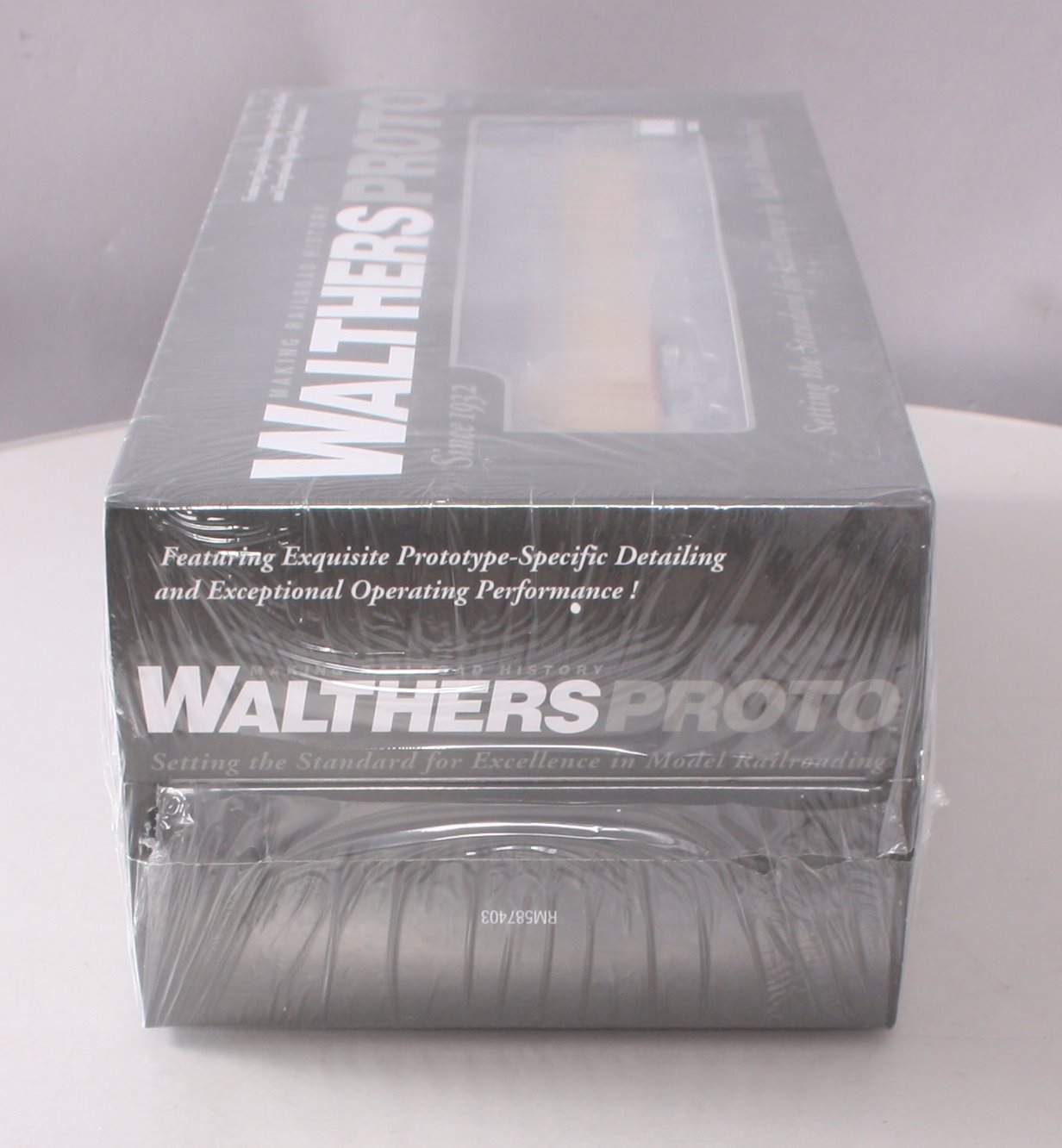 Walthers 920-49376 HO Scale Union Pacific E9A/B Diesel Set #913/913B