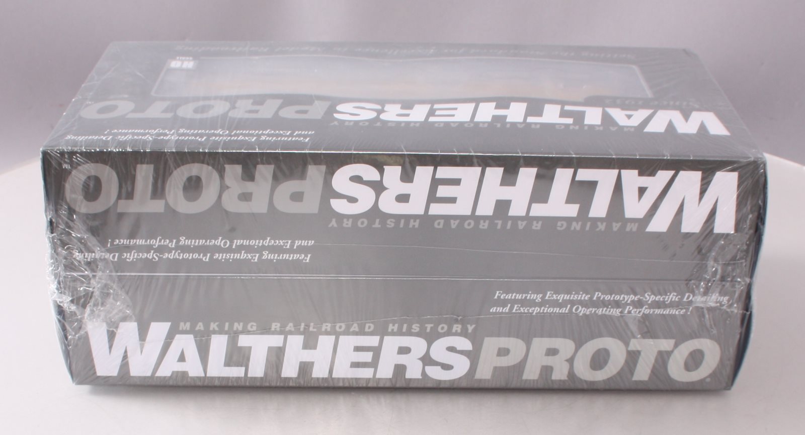 Walthers 920-49376 HO Scale Union Pacific E9A/B Diesel Set #913/913B
