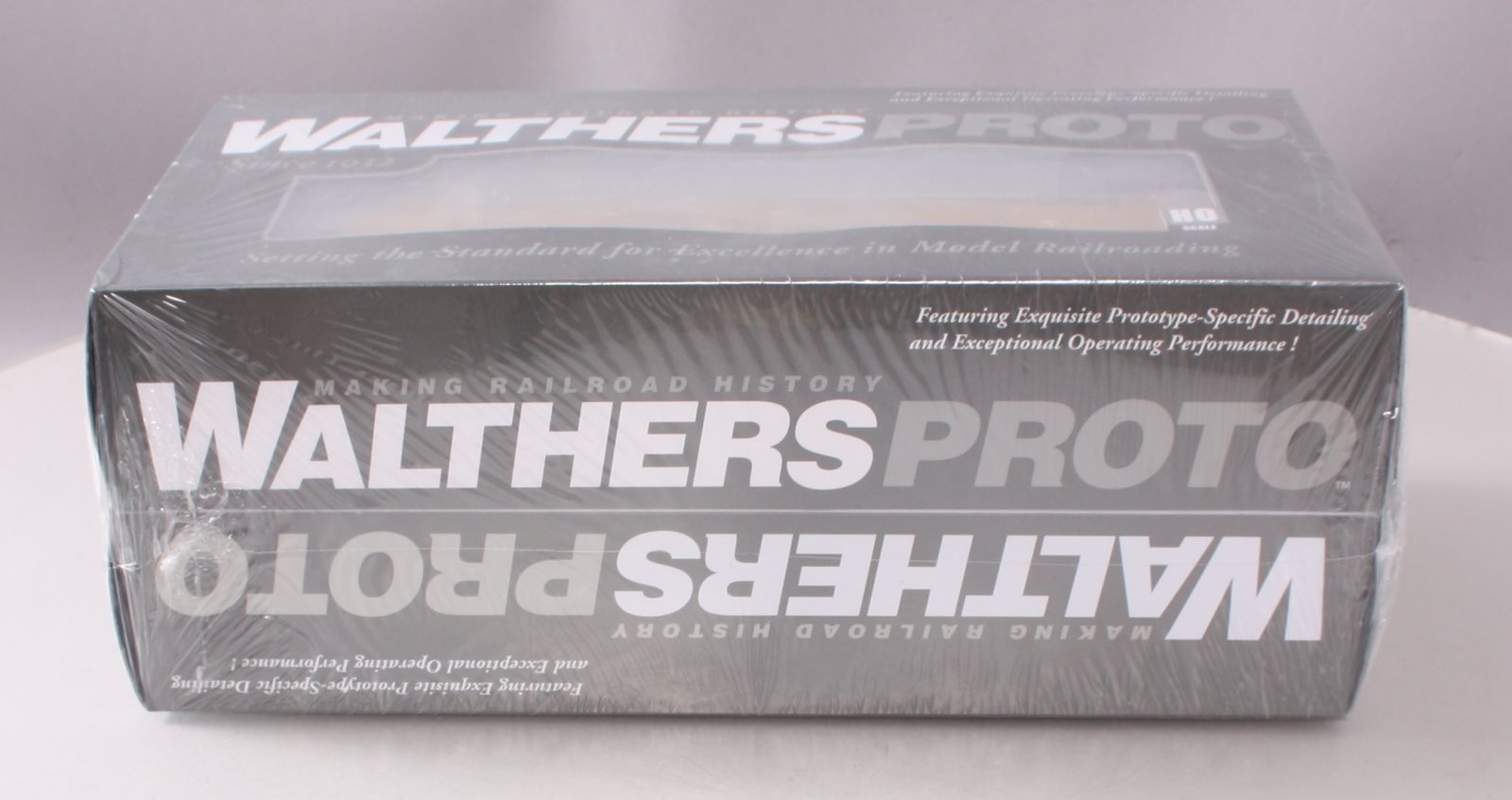 Walthers 920-49376 HO Scale Union Pacific E9A/B Diesel Set #913/913B