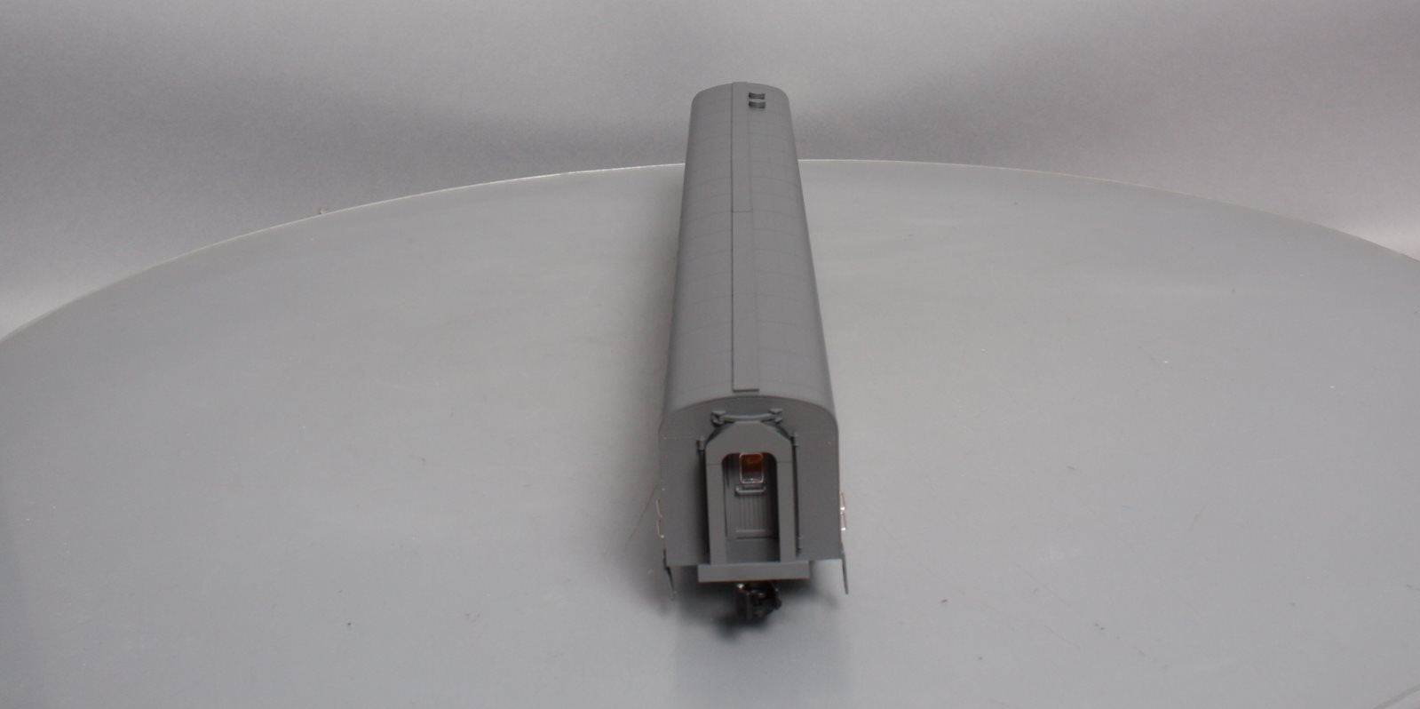 Lionel 6-85362 Union Pacific Challenger 21'' Diner with Station Sounds