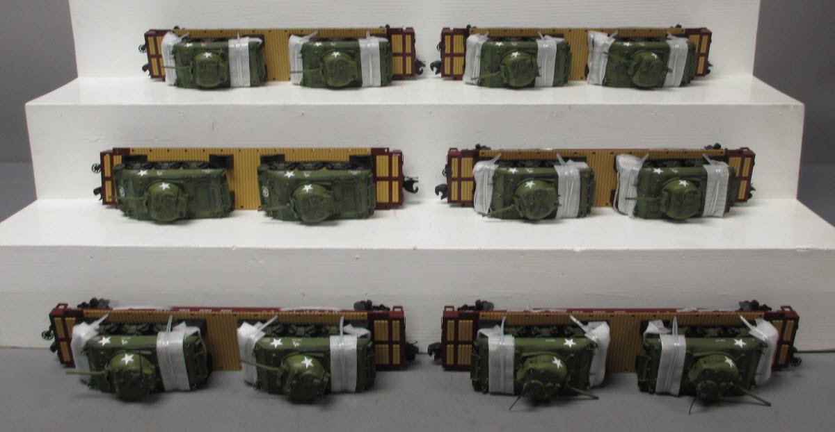 MTH 20-90433 Santa Fe 60’ Flat Car Set with Sherman Tanks