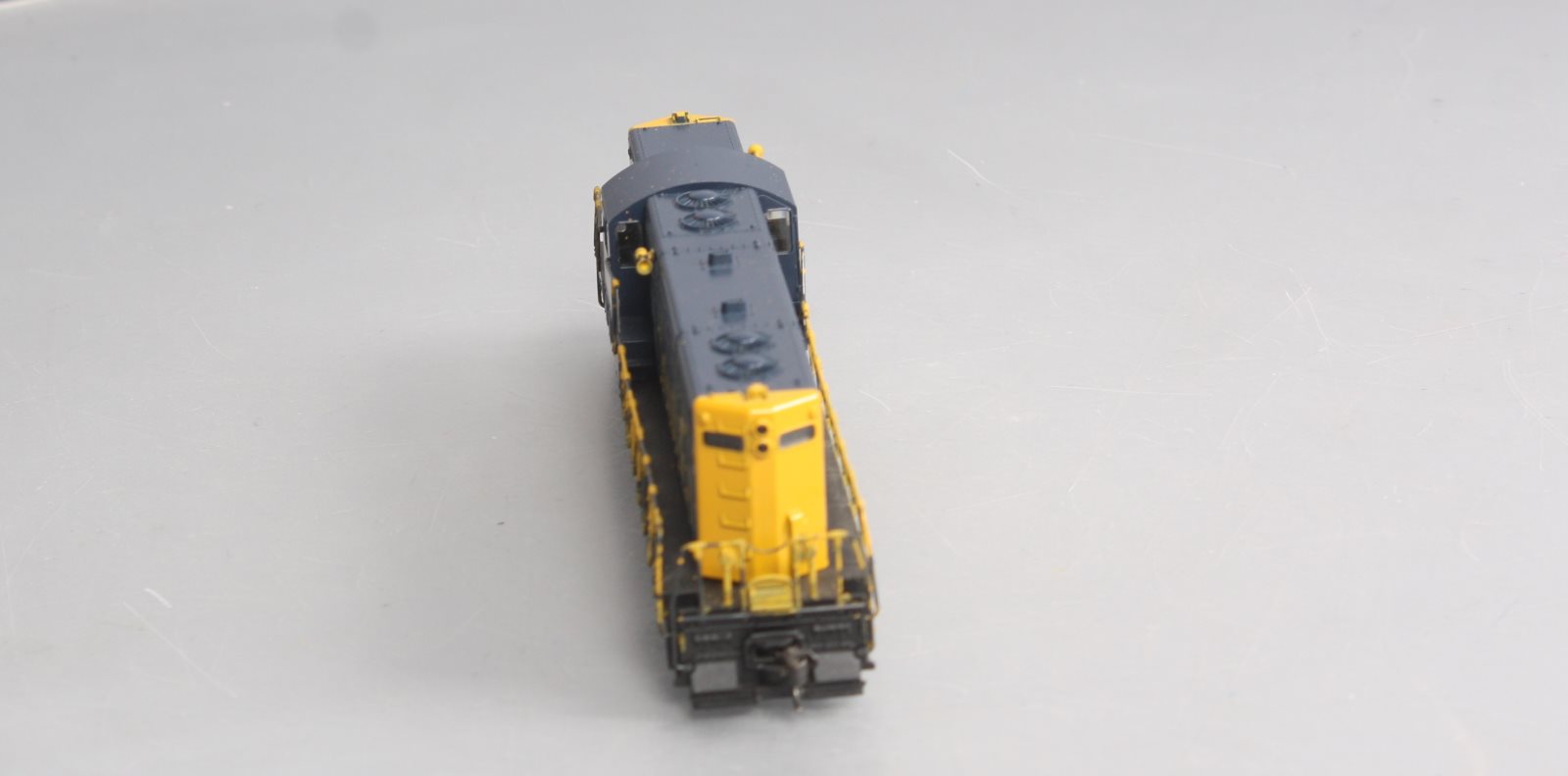 Atlas 8244 HO Scale 8244 Santa Fe GP-7 Diesel Locomotive #2707