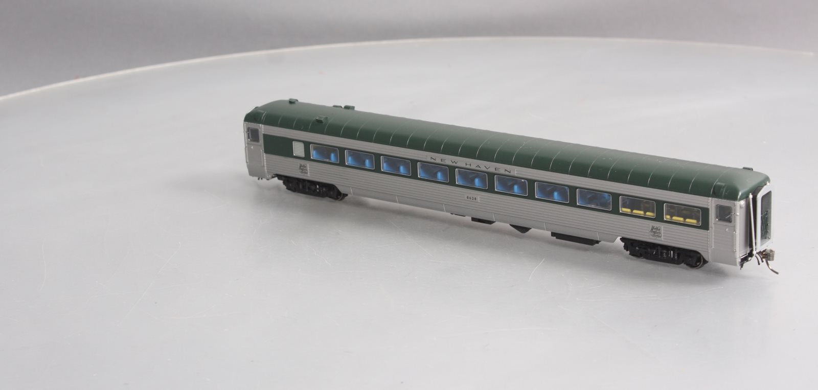 Rapido Trains 17203 HO New Haven 8600-Series Coach #8628