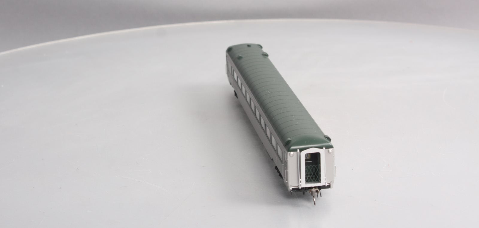 Rapido Trains 17203 HO New Haven 8600-Series Coach #8628