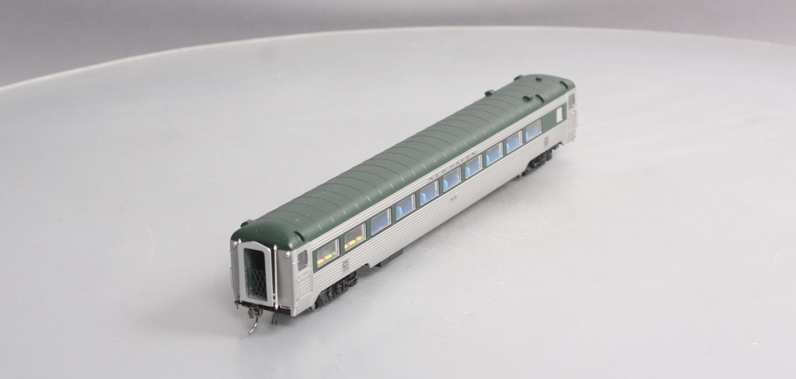 Rapido Trains 17203 HO New Haven 8600-Series Coach #8628