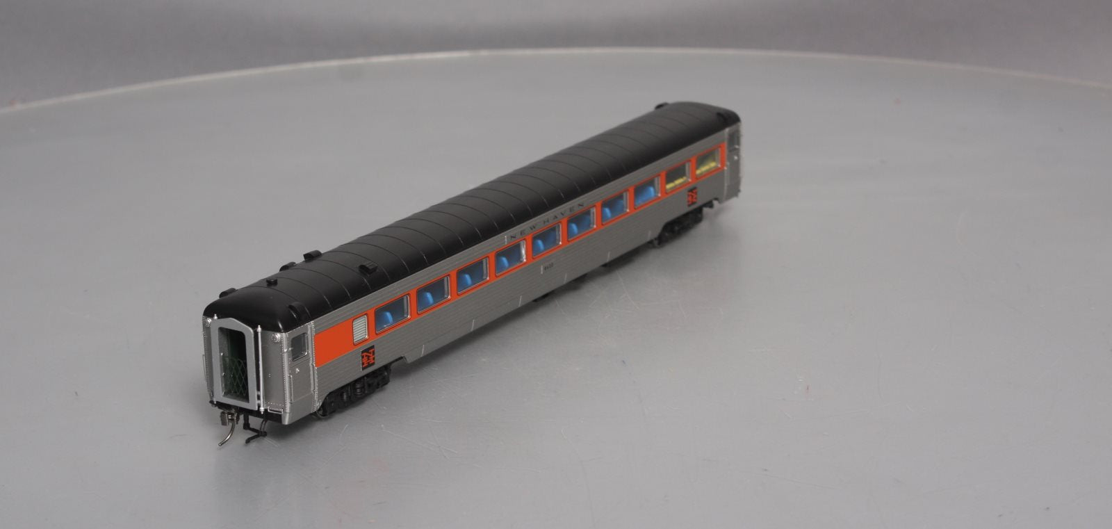 Rapido Trains 17212 HO New Haven 8600 Series Bradley Coach w/ Skirts #8620