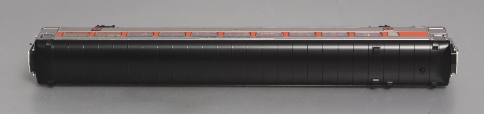 Rapido Trains 17212 HO New Haven 8600 Series Bradley Coach w/ Skirts #8620