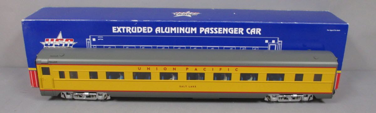USA Trains R31052 G UP City of Los Angeles Corrugated Aluminum Coach Lighted #2