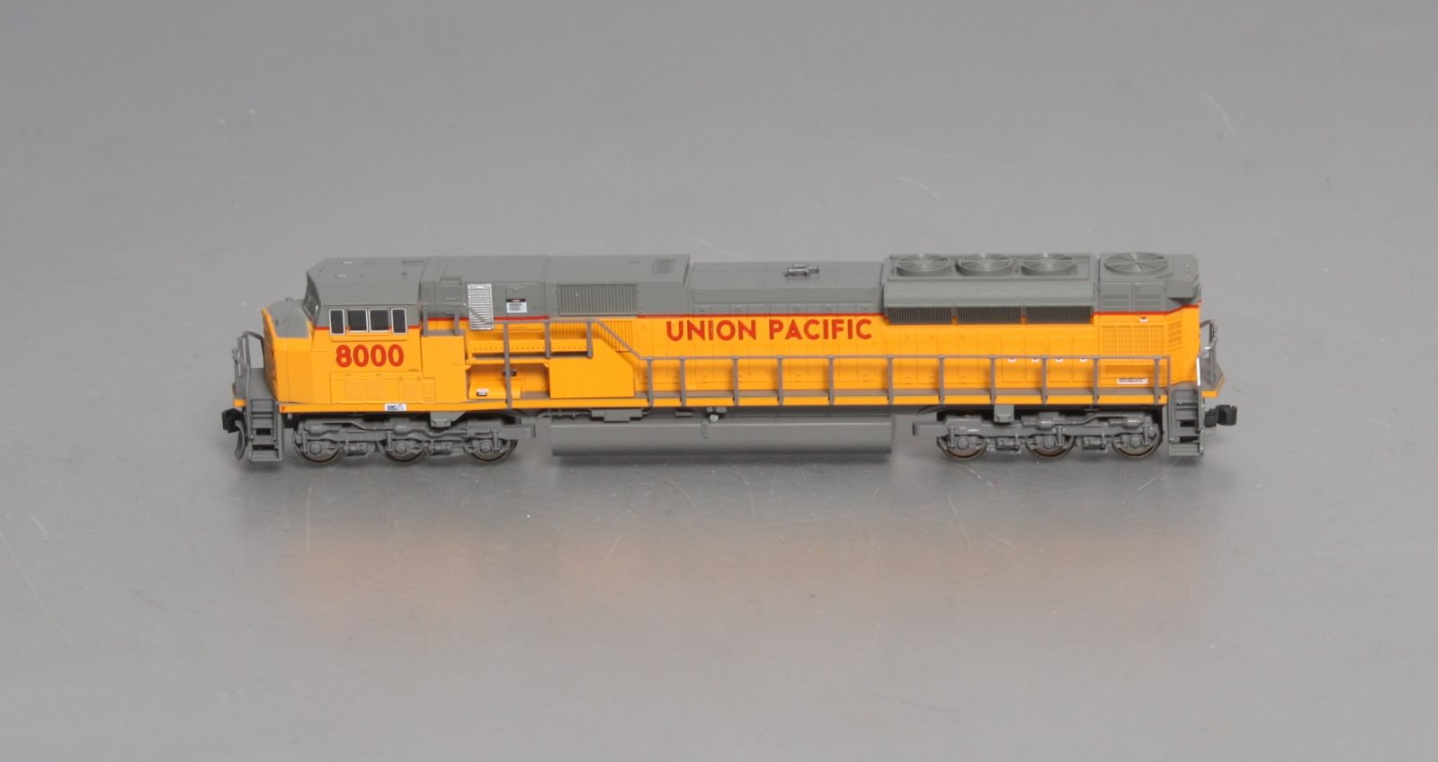 Kato 176-5614 N Scale Union Pacific SD90/43MAC Diesel